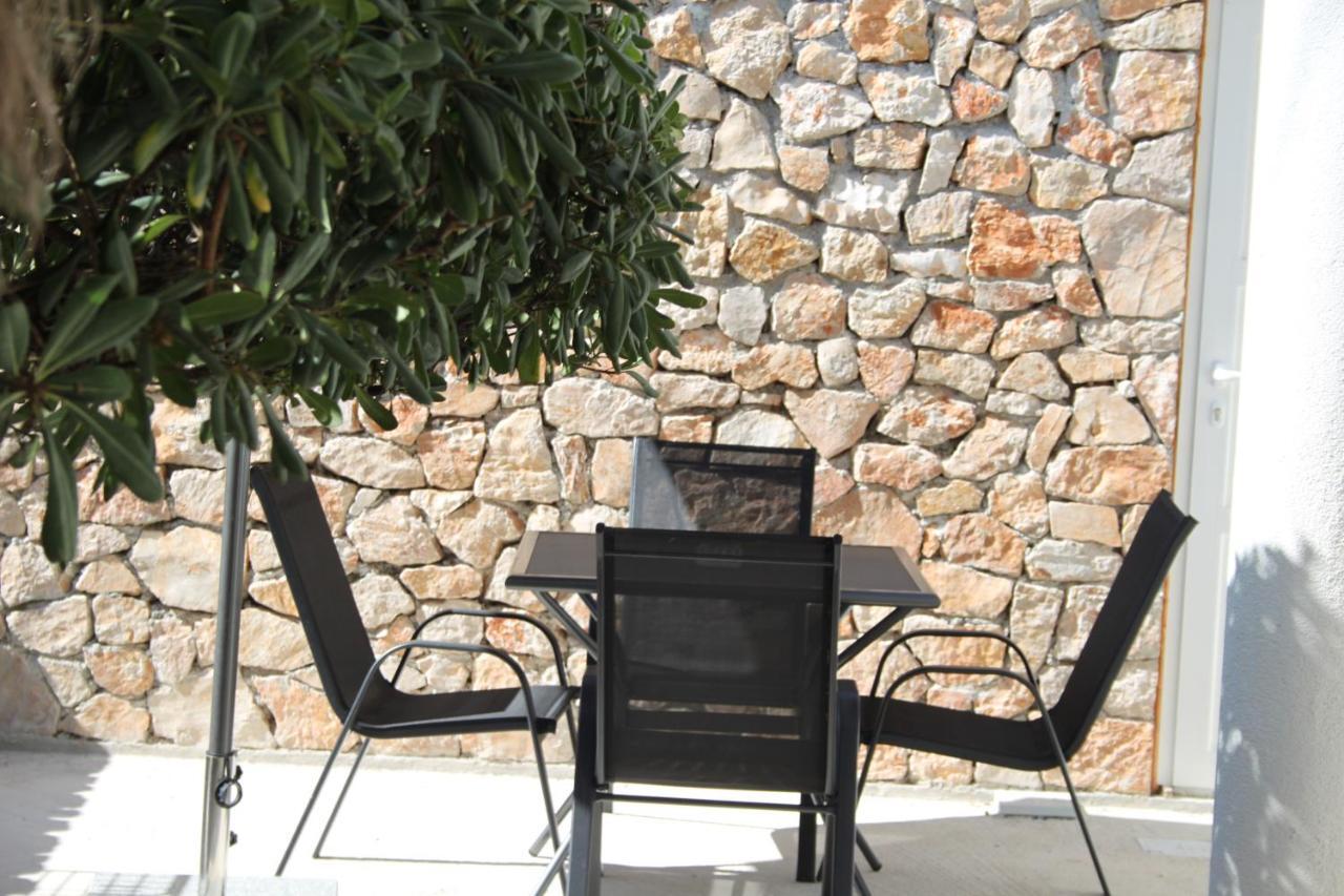 Apartmani "Mali Mago" Tribunj  Exterior photo